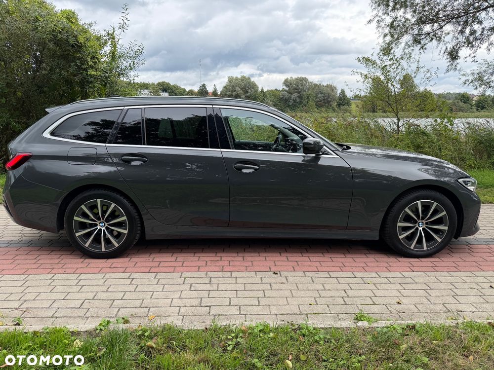 BMW Seria 3 320d Edition Luxury Line Purity - 2