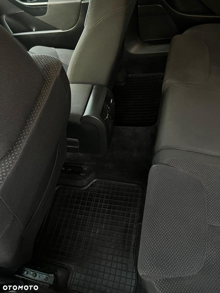 Volkswagen Passat 2.0 TDI DPF R-Line Edition - 5