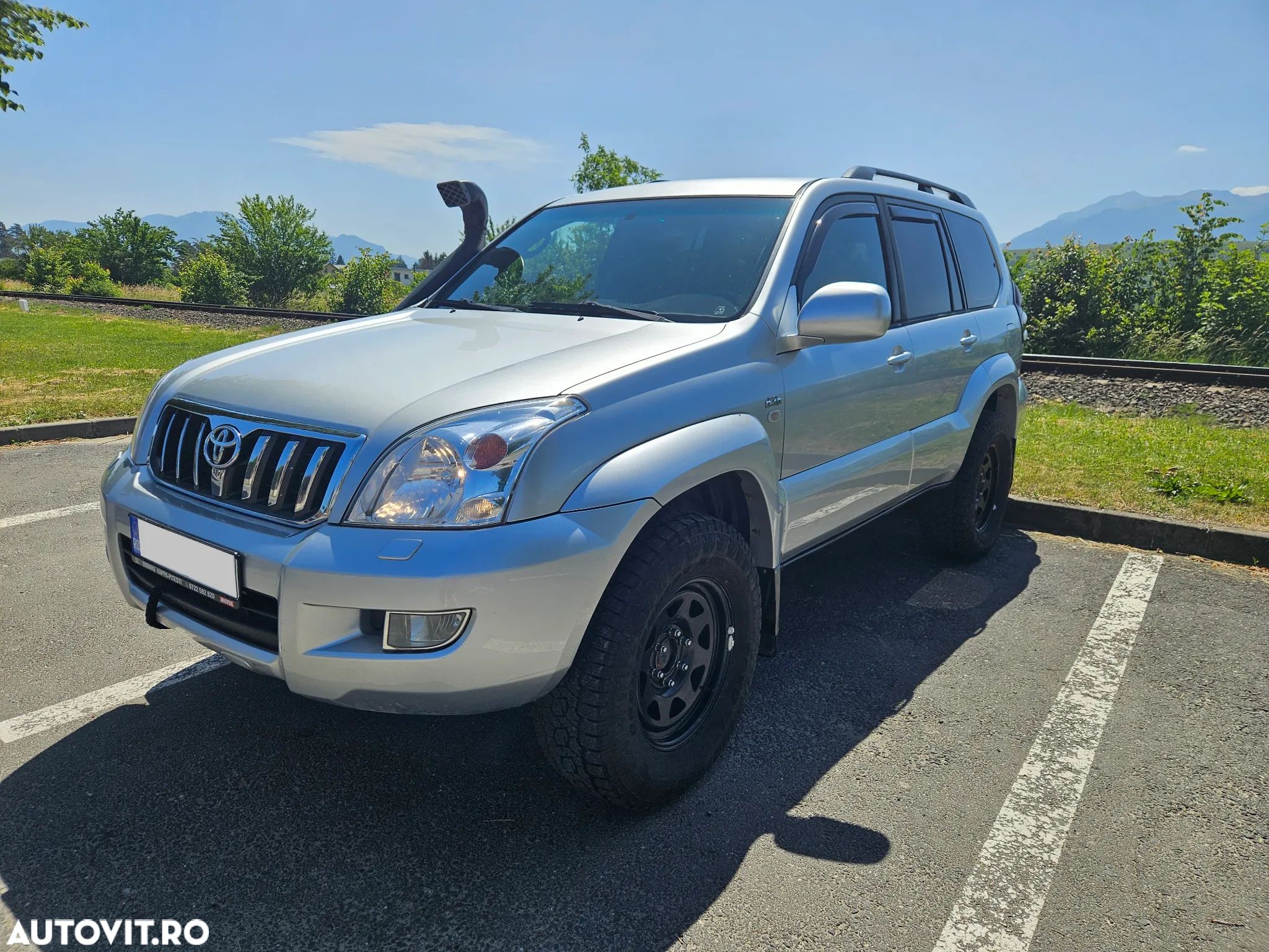 Toyota Land Cruiser - 1