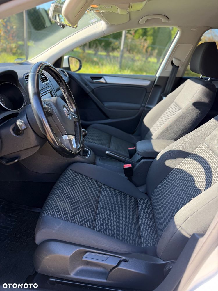 Volkswagen Golf - 8