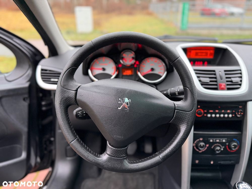 Peugeot 207 HDi FAP 90 (Blue Lion) Business-Line Niveau 2 - 17