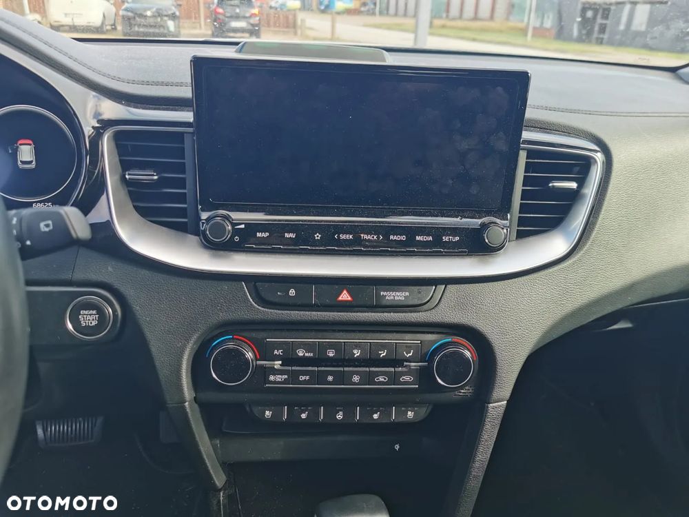 Kia Ceed SW 1.6 GDI DCT OPF Plug-in-Hybrid Platinum Edition - 10