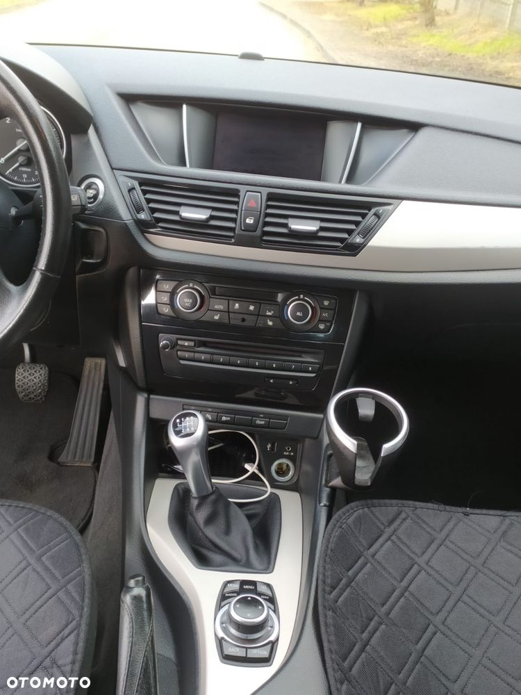 BMW X1 sDrive18d xLine - 9