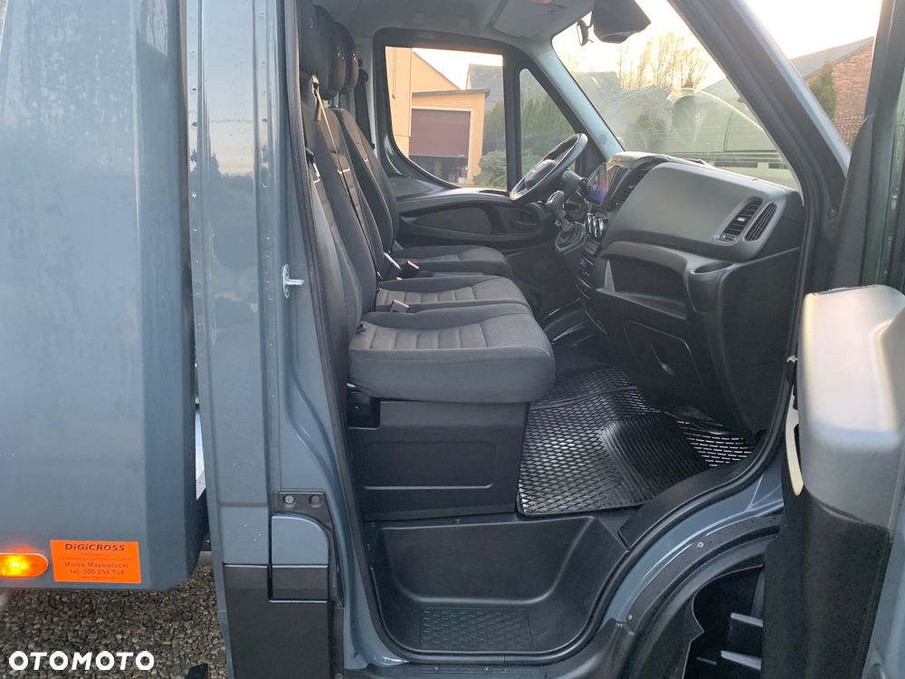 Iveco Daily 35S18 Pneumatyka Hi-MATIC Laweta / Autolaweta Pomoc drogowa Kamera cofania - 31