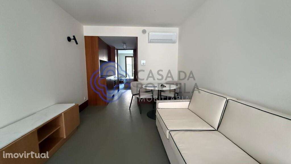 Apartamento T0, Condomínio fechado , Lugar de Garagem , Cozinha equipa - Grande imagem: 5/24