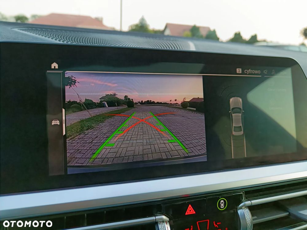 BMW Seria 3 330i xDrive Sport Line - 27