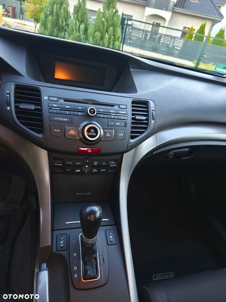 Honda Accord 2.0 Lifestyle - 19