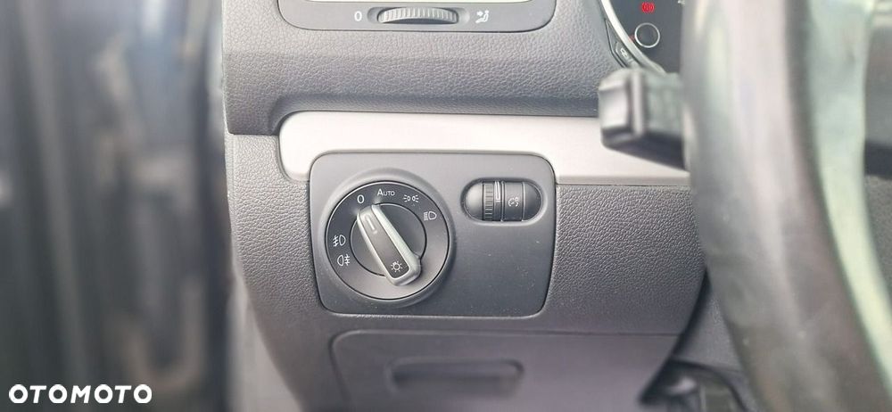 Volkswagen Golf - 16