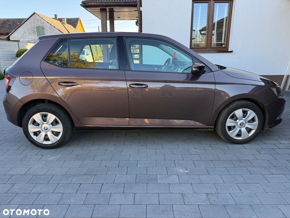 Skoda Fabia 2015 photo 2
