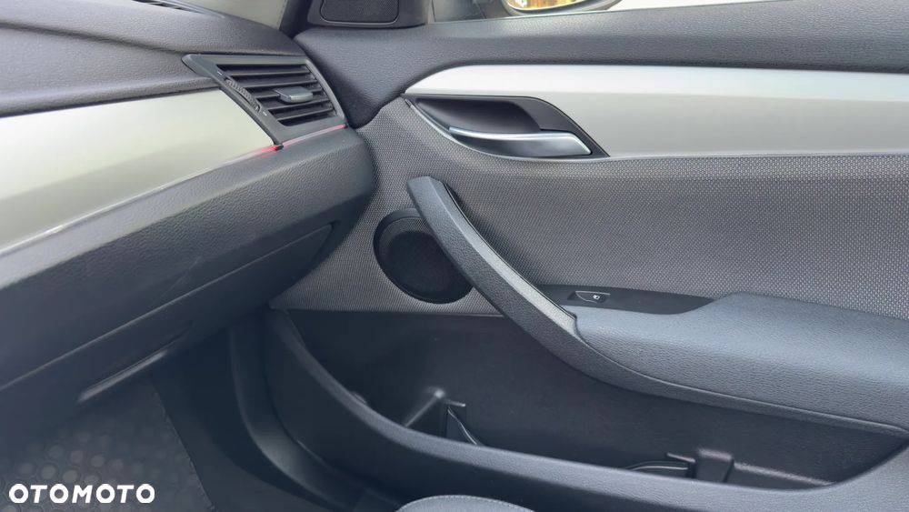 BMW X1 sDrive18d xLine - 34