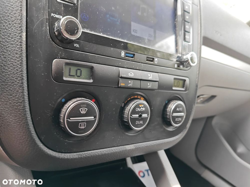 Volkswagen Jetta 2.0 FSI Comfortline - 24