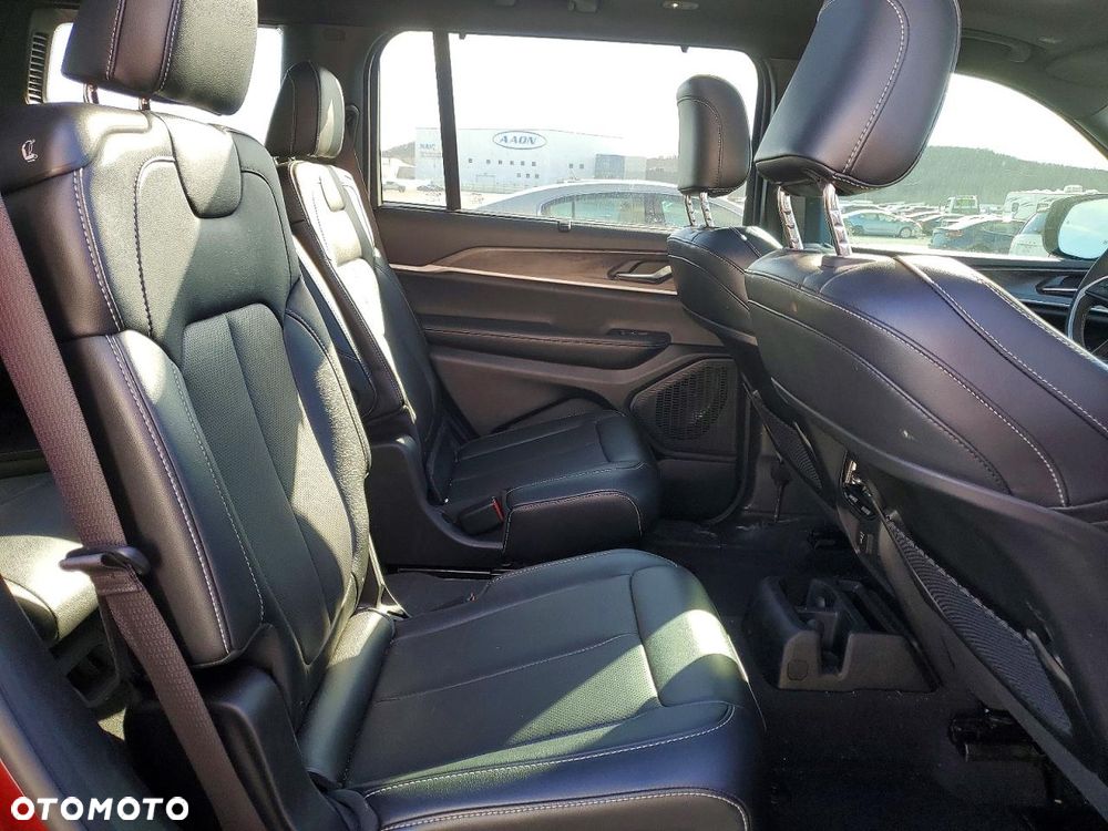 Jeep Grand Cherokee - 10