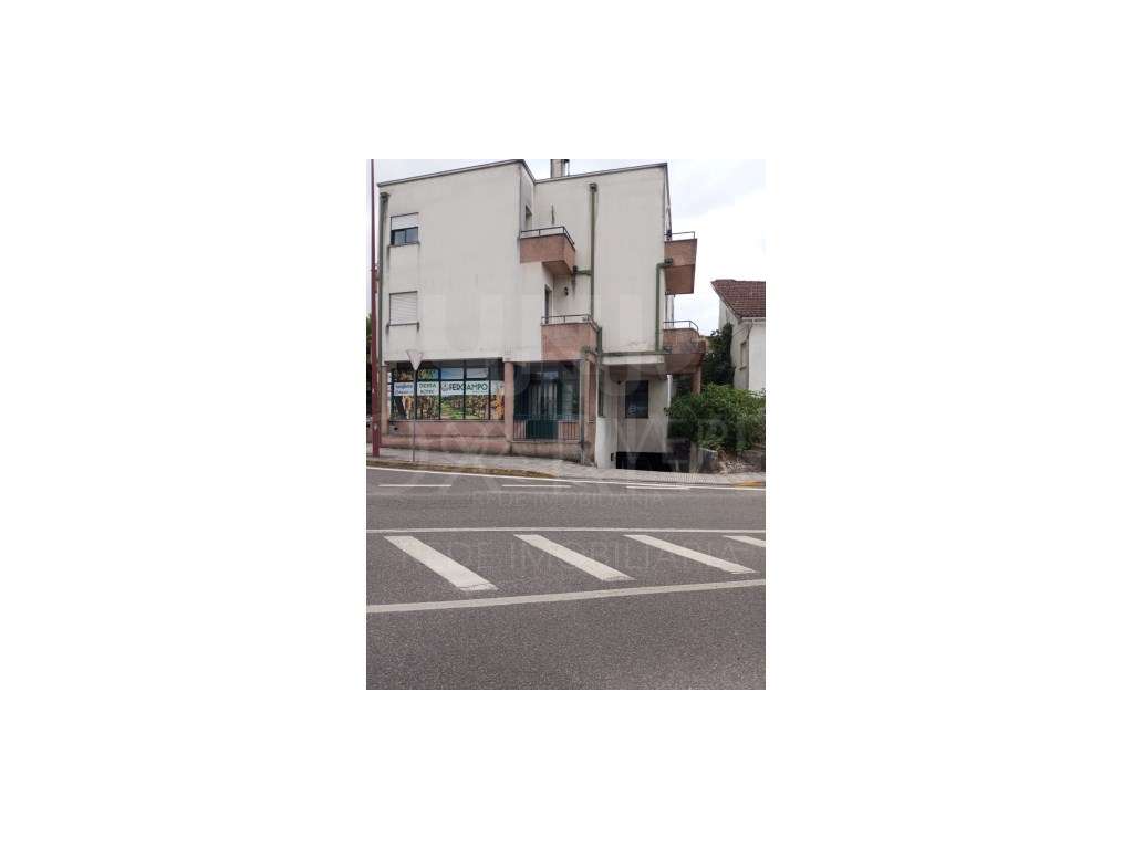 Garagens no Centro de Melgaço - Grande imagem: 3/4