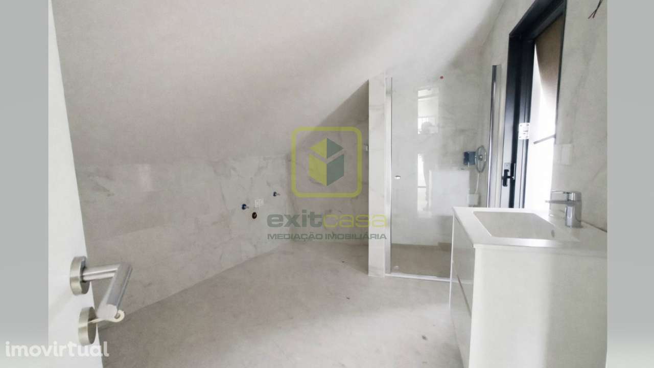 Apartamento T2 Duplex em Aveiro - Grande imagem: 2/18