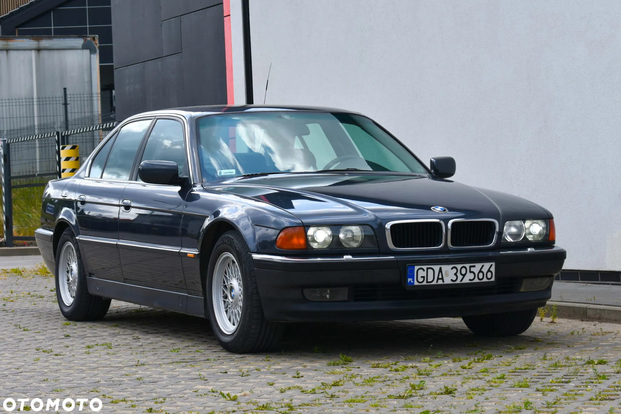 BMW Seria 7 - 12