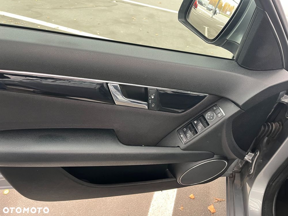 Mercedes-Benz Klasa C 200 Kompressor Classic - 14