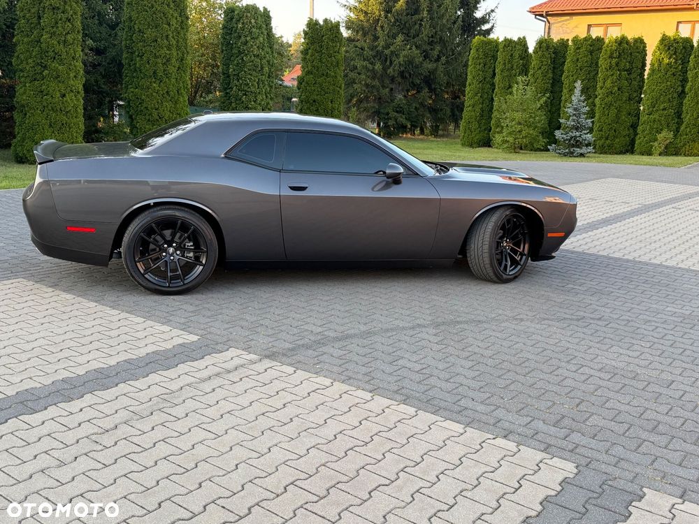Dodge Challenger - 6