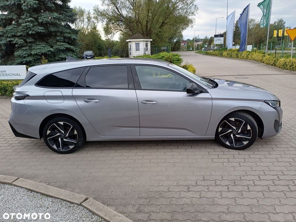 Peugeot 308 - 8
