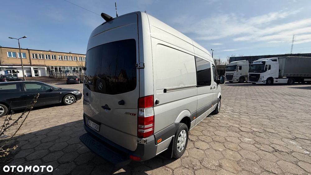 Mercedes-Benz Sprinter - 22