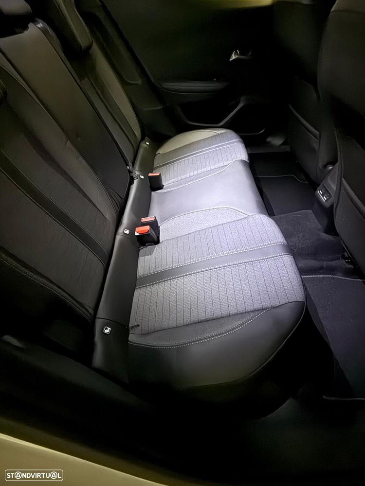 Peugeot 2008 1.5 BlueHDi Allure Pack - 20