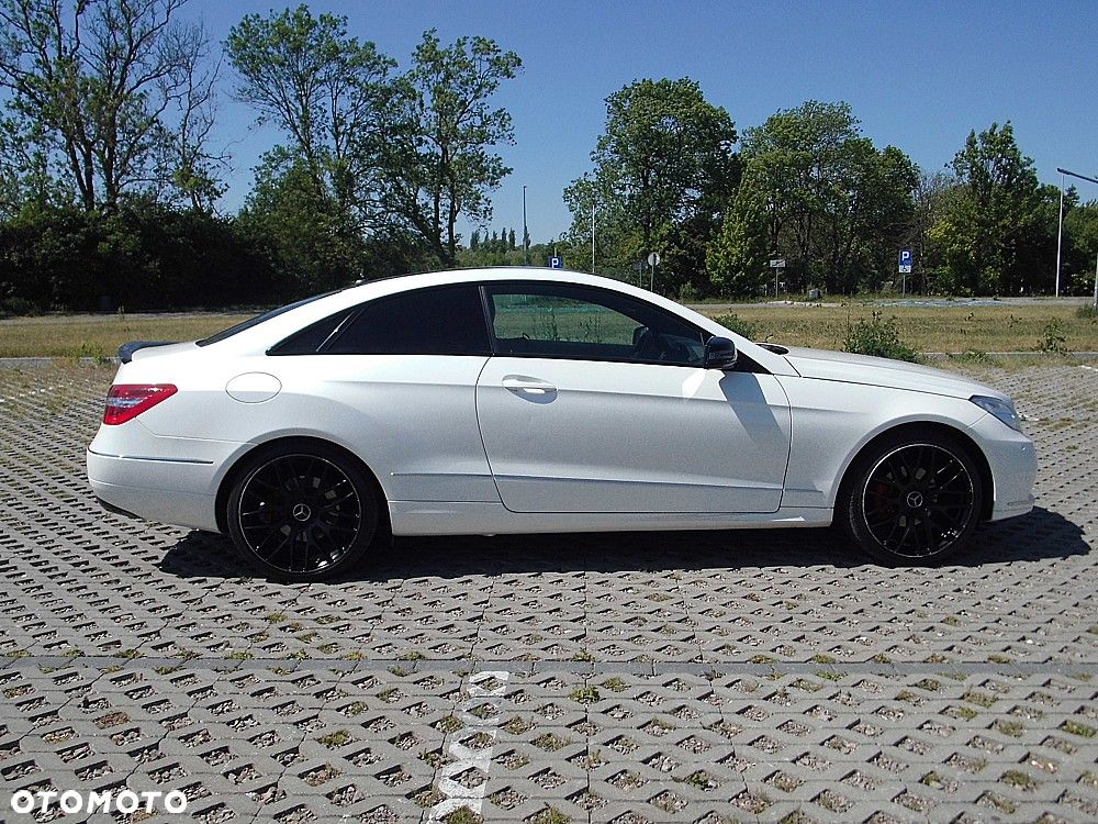 Mercedes-Benz Klasa E 200 CGI BlueEFFICIENCY Automatik Avantgarde - 17