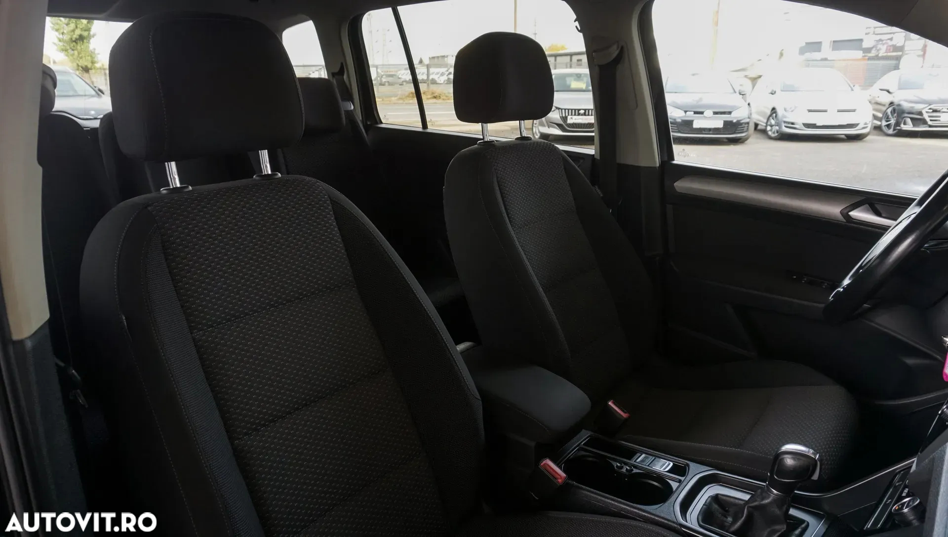 Volkswagen Touran 2.0 TDI DSG Comfortline - 25