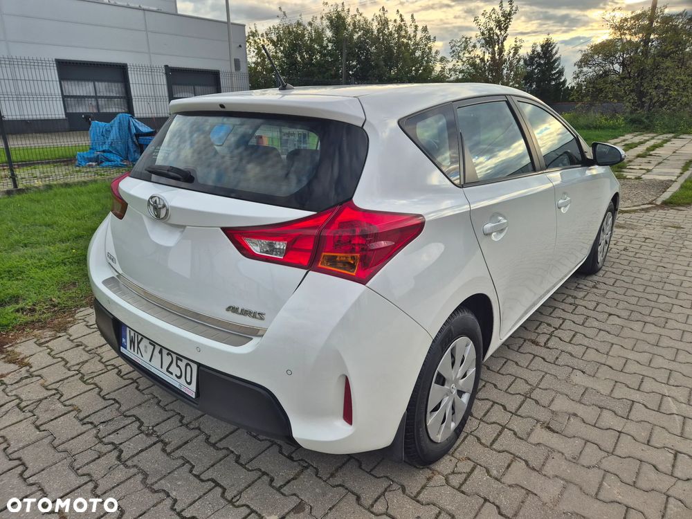 Toyota Auris 1.4 D-4D Active - 11
