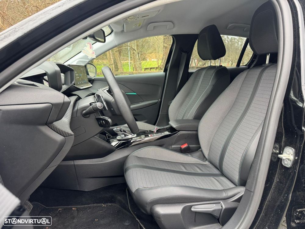 Peugeot 208 1.2 PureTech Allure EAT8 - 24