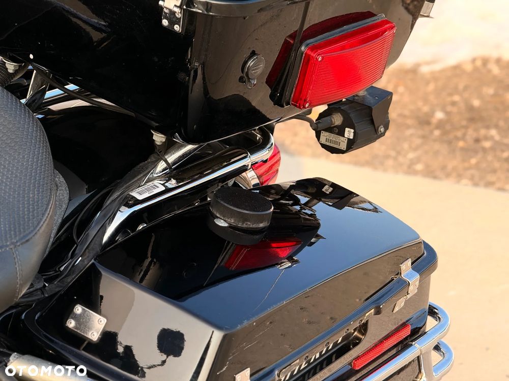 Harley-Davidson FLHT Electra Glide Standard - 30