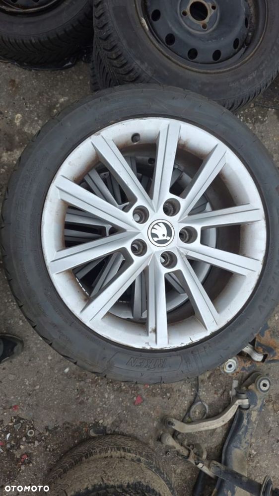 KOŁA FELGI FELGA OPONY LETNI 17 5X112 5E0601025E ET49 SKODA OCTAVIA 225/45 - 1