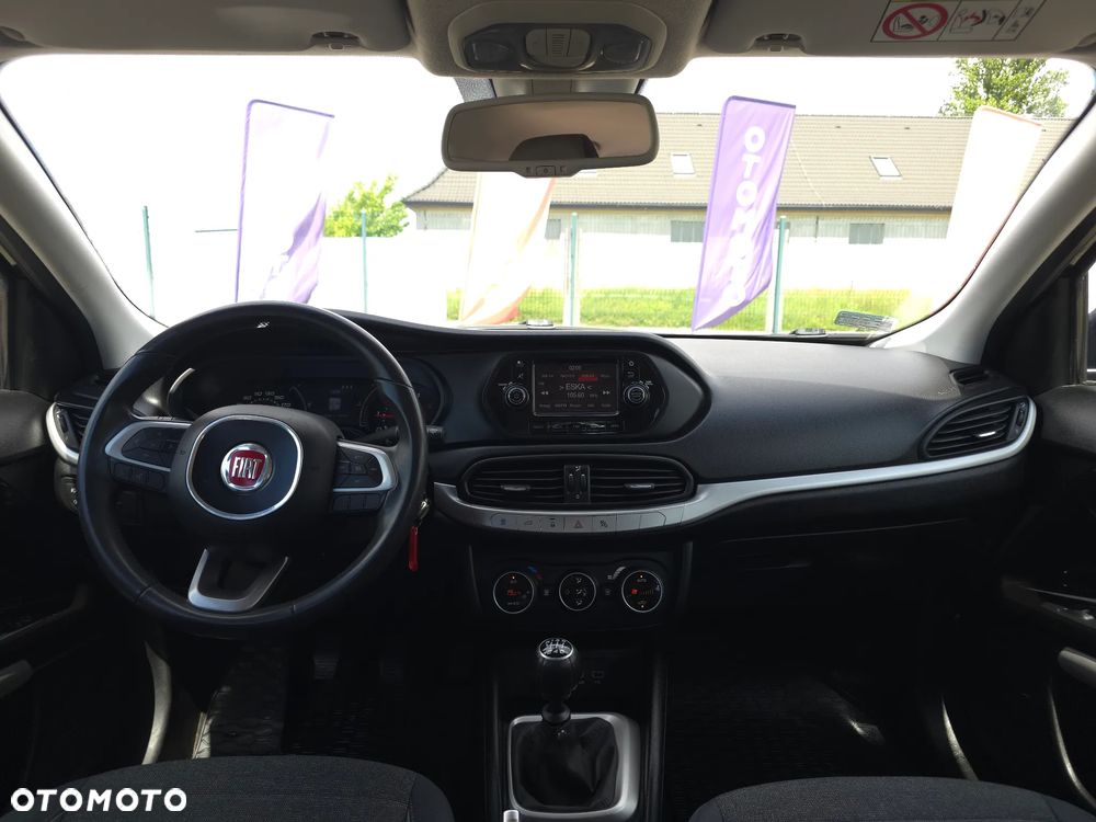 Fiat Tipo 1.6 MultiJet 16v Lounge - 33