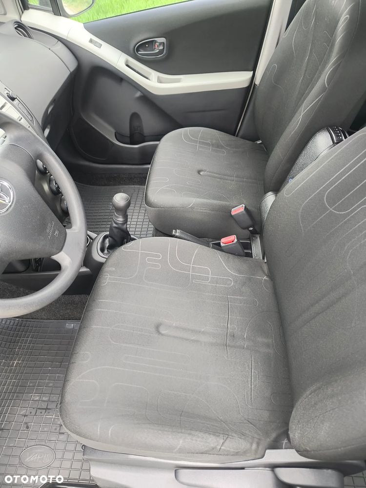 Toyota Yaris 1.0 Entry - 9