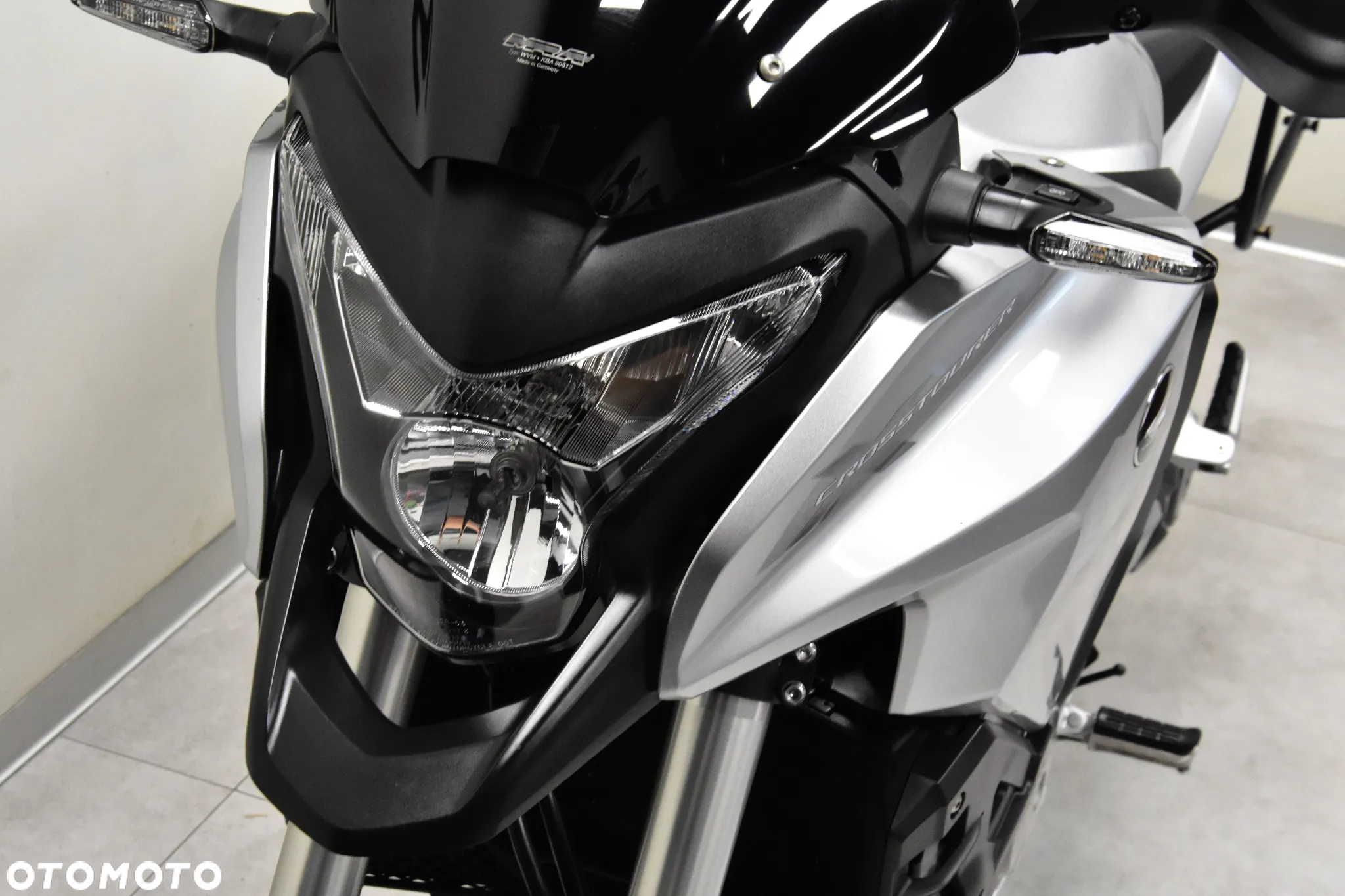 Honda VFR - 19