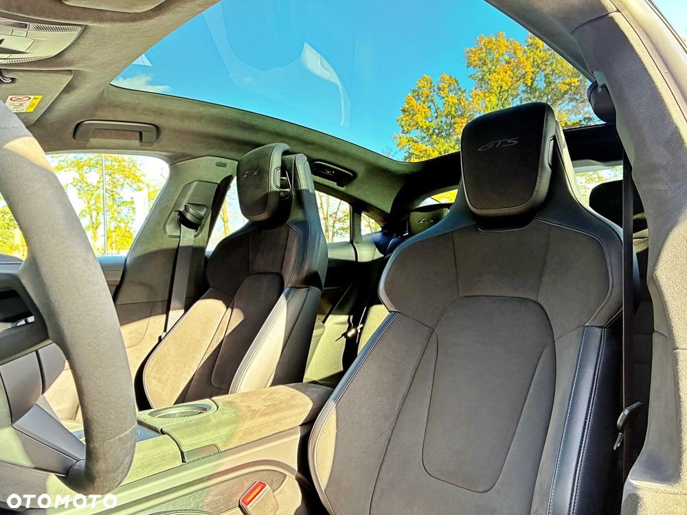 Porsche Taycan - 20
