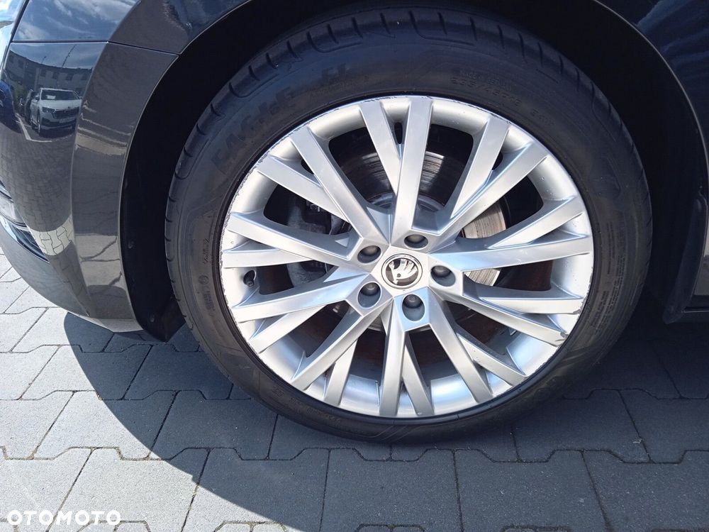 Skoda Superb 2.0 TDI SCR Style DSG - 37