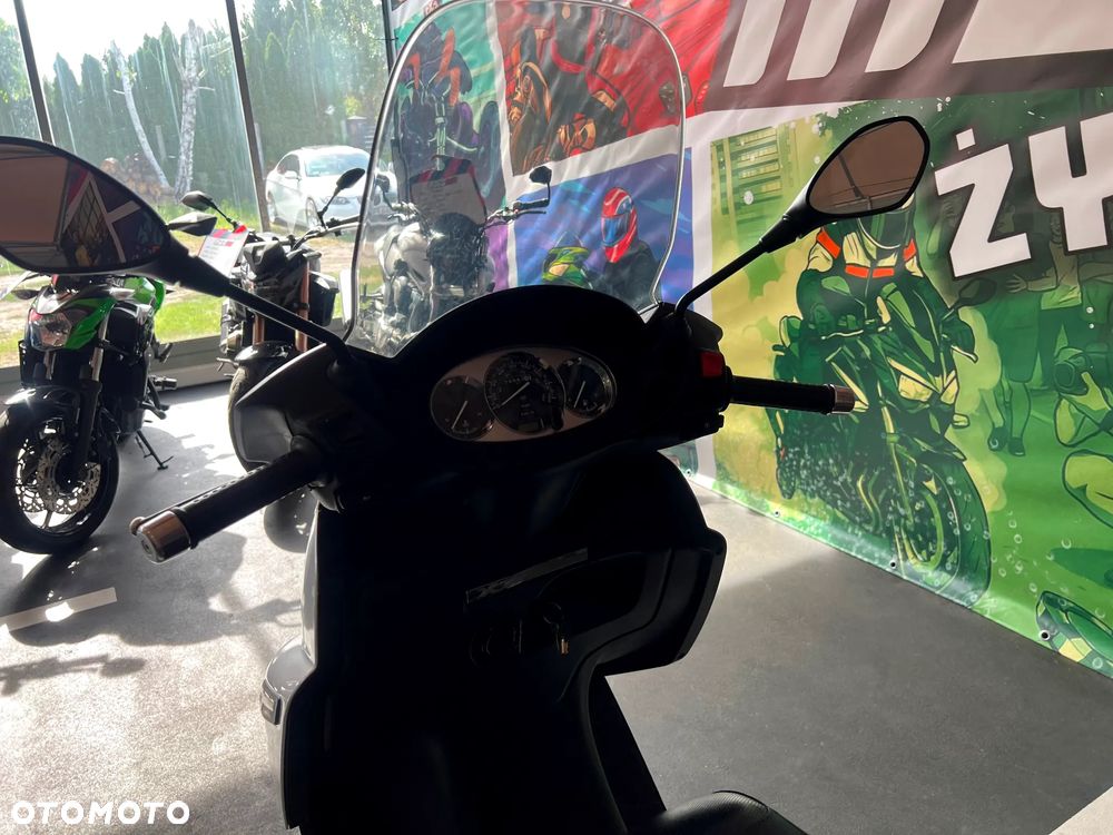 Piaggio X7 - 17