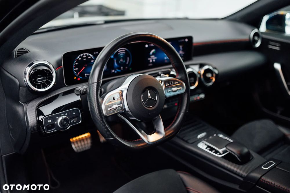 Mercedes-Benz Klasa A 200 7G-DCT - 26