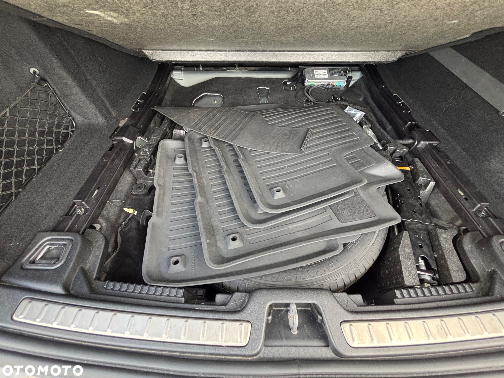 Volvo V60 T6 AWD Momentum Pro - 18