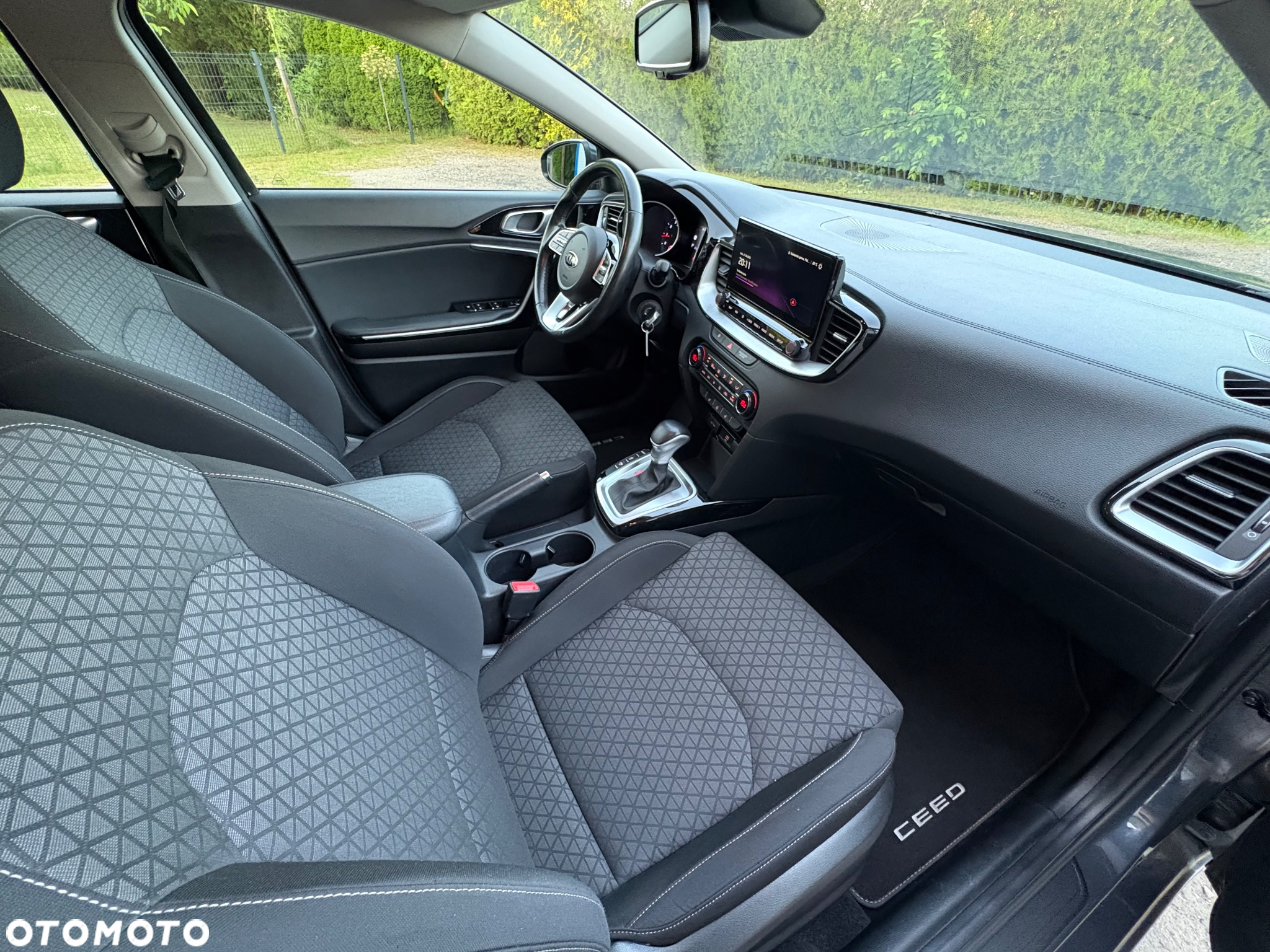 Kia Ceed 1.4 T-GDI DCT OPF Vision - 25