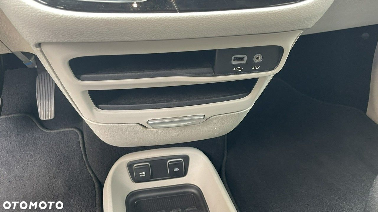 Chrysler Pacifica - 17