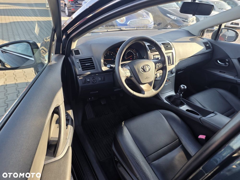 Toyota Avensis 2.0 D-4D Executive - 8