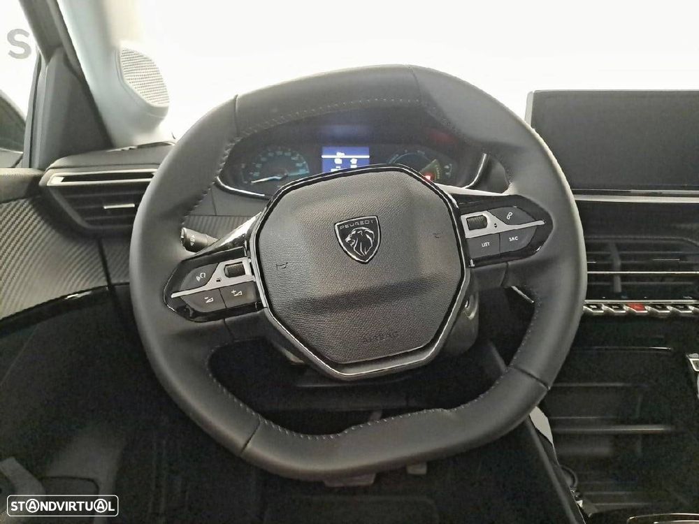 Peugeot 208 - 12