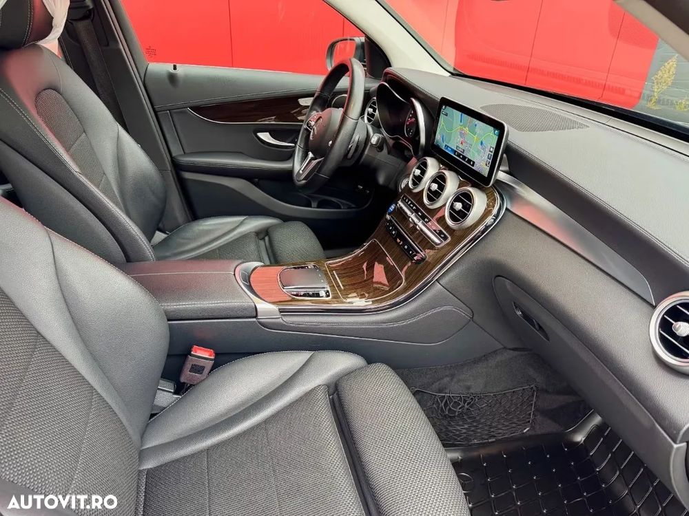 Mercedes-Benz GLC 300 d 4Matic 9G-TRONIC - 11