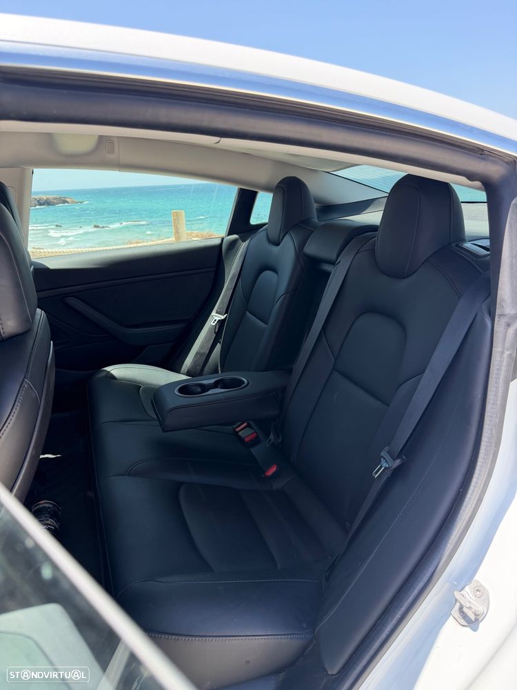 Tesla Model 3 - 7