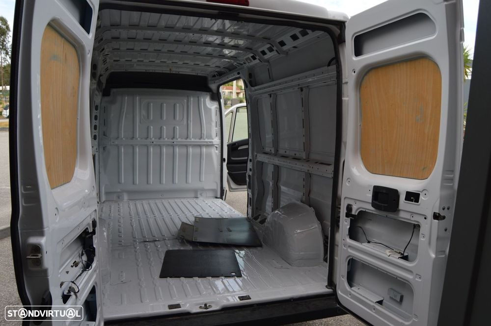 Peugeot Boxer 2.2 BlueHDi 333 L3H2 Premium - 17