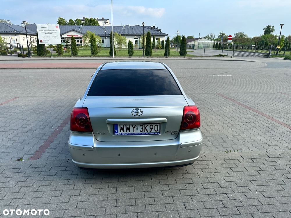 Toyota Avensis - 4