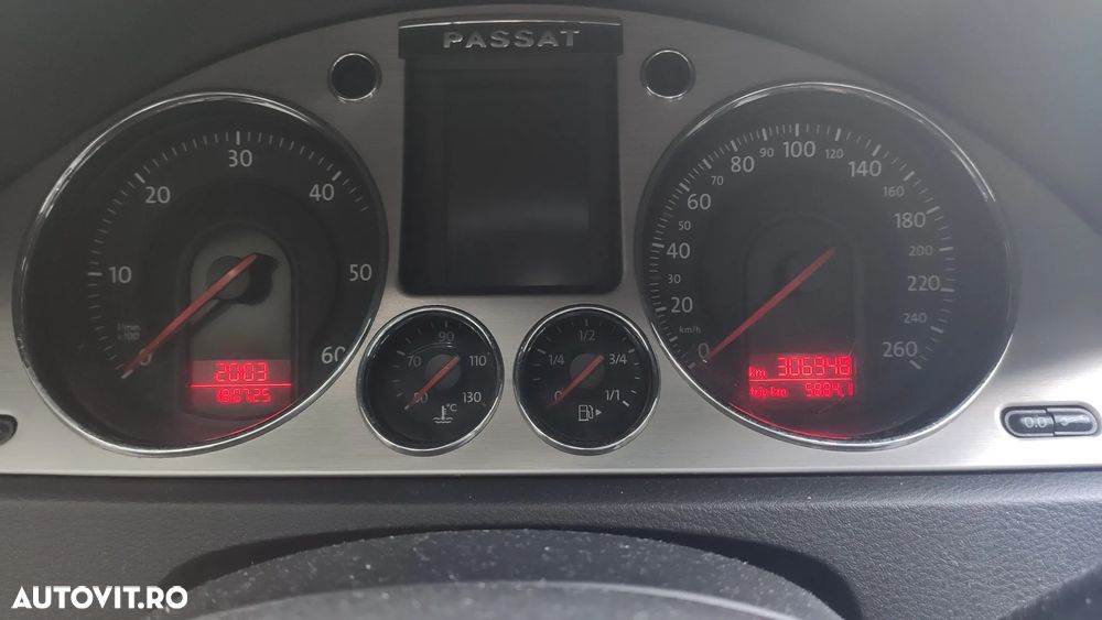Volkswagen Passat Variant 2.0 TDI DPF DSG Individual - 20
