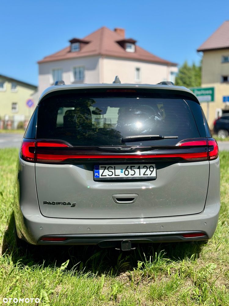 Chrysler Pacifica - 8