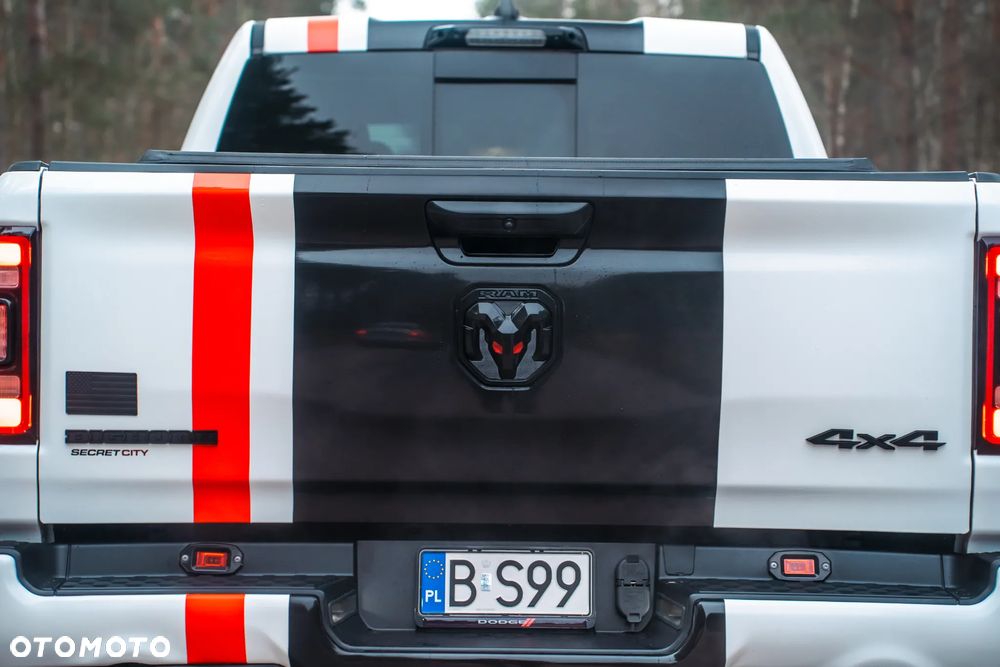 RAM 1500 Crew Cab Shortbed Bighorn - 29