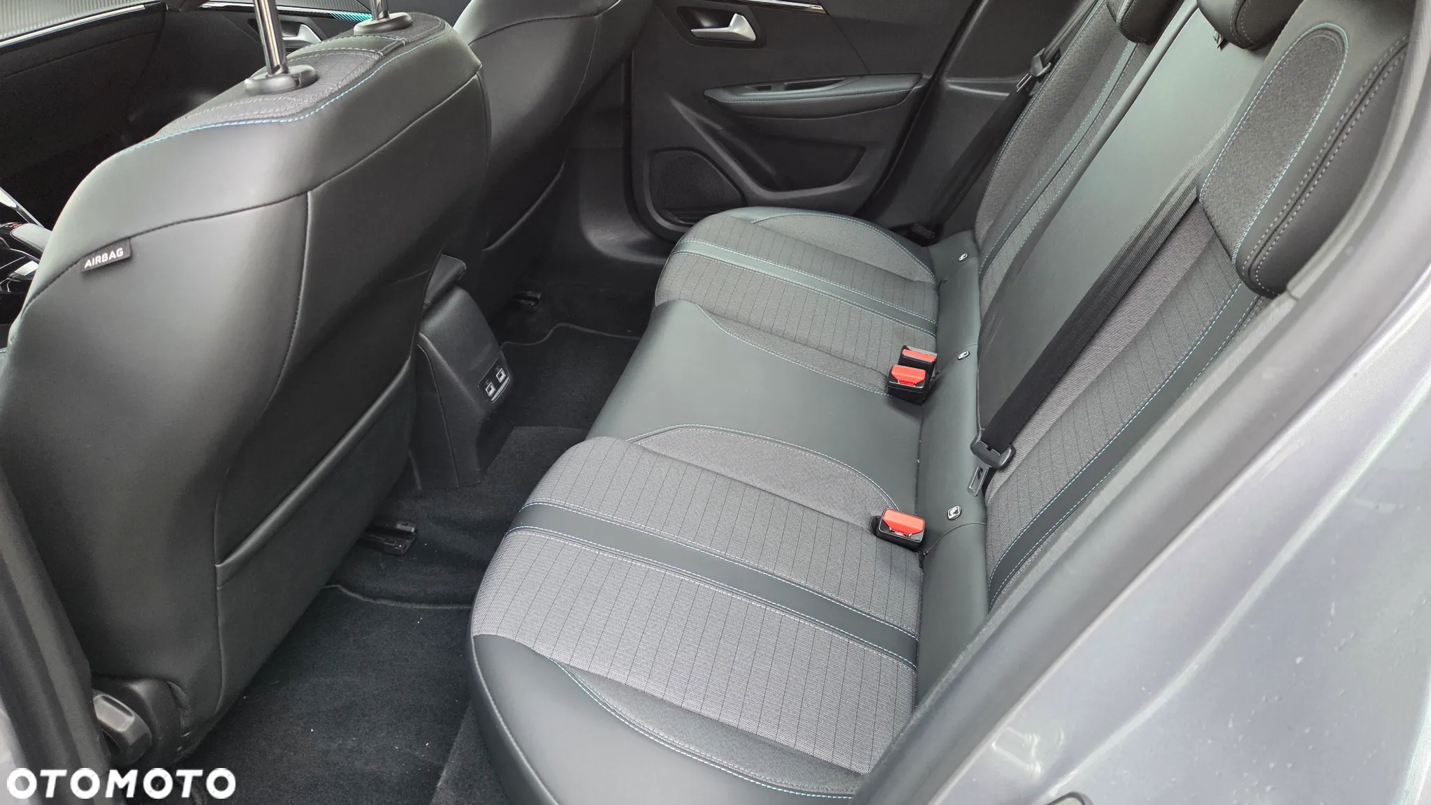 Peugeot 208 e-208 Allure - 19